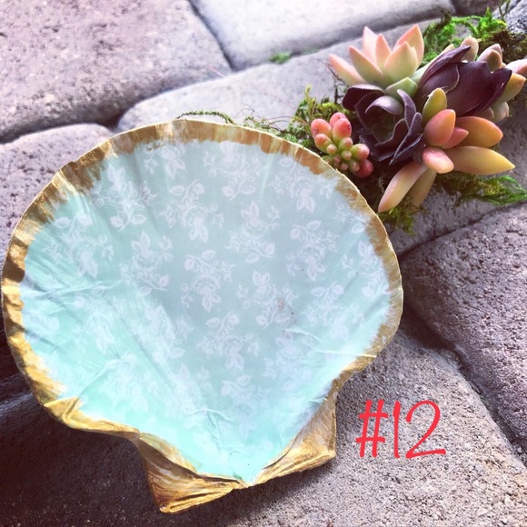 SOLD- Seashell Jewelry Dish - Picture 11 of 15